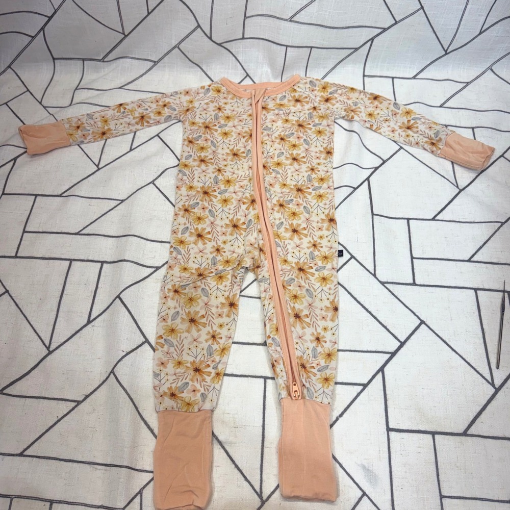 The Sleepy Sloth Bamboo Sleeper 6-12 Months Peach Floral‎ Two-Way Zip Romper